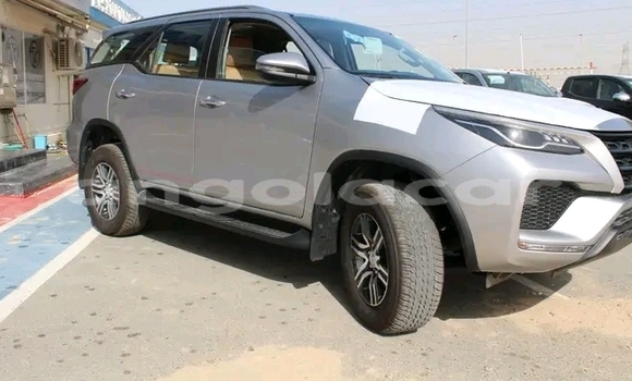 Comprar Usado Toyota Fortuner Prata Carro em Luanda em Luanda Province Comprar Usado Toyota Fortuner Prata Carro em Luanda em Luanda Province