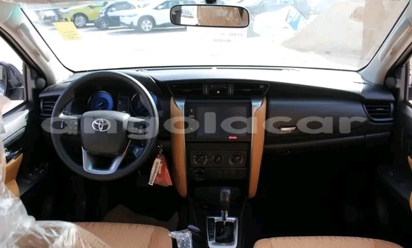 Comprar Usado Toyota Fortuner Prata Carro em Luanda em Luanda Province Comprar Usado Toyota Fortuner Prata Carro em Luanda em Luanda Province