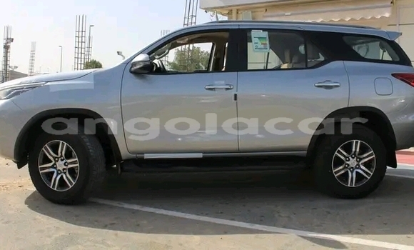 Comprar Usado Toyota Fortuner Prata Carro em Luanda em Luanda Province Comprar Usado Toyota Fortuner Prata Carro em Luanda em Luanda Province