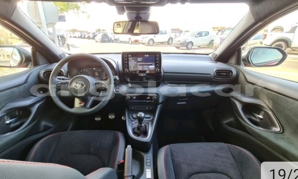 Acheter Occasion Voiture Toyota Yaris Rouge à Luena, Moxico Acheter Occasion Voiture Toyota Yaris Rouge à Luena, Moxico