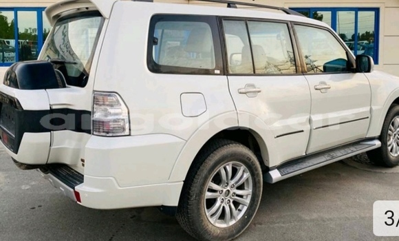Acheter Occasion Voiture Mitsubishi Pajero Blanc à Luena, Moxico Acheter Occasion Voiture Mitsubishi Pajero Blanc à Luena, Moxico