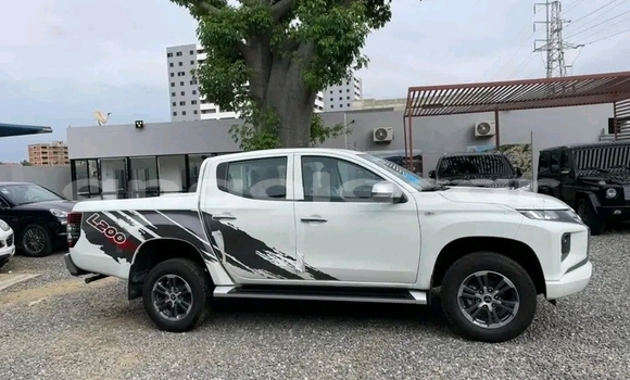 Comprar Usado Mitsubishi L200 Branco Carro em Luanda em Luanda Province Comprar Usado Mitsubishi L200 Branco Carro em Luanda em Luanda Province