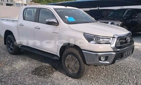 Buy Used Toyota Hilux White Car in Luanda in Luanda Province Buy Used Toyota Hilux White Car in Luanda in Luanda Province