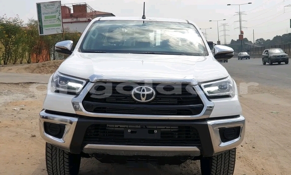 Comprar Usado Toyota Hilux Branco Carro em Luanda em Luanda Province Comprar Usado Toyota Hilux Branco Carro em Luanda em Luanda Province