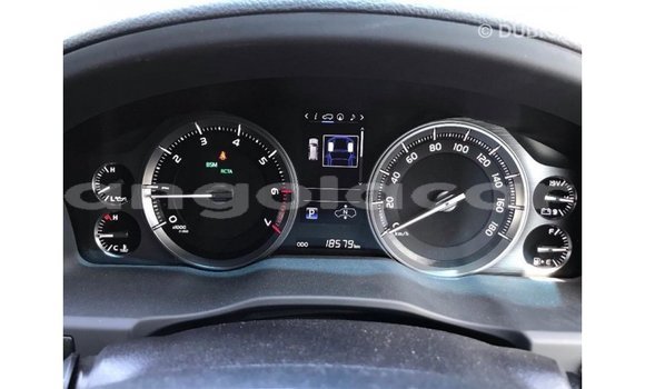 Acheter Import Voiture Toyota Land Cruiser Blanc à Import - Dubai, Province de Bengo Acheter Import Voiture Toyota Land Cruiser Blanc à Import - Dubai, Province de Bengo