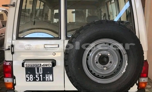 Comprar Usado Toyota Land Cruiser Branco Carro em Luanda em Luanda Province Comprar Usado Toyota Land Cruiser Branco Carro em Luanda em Luanda Province