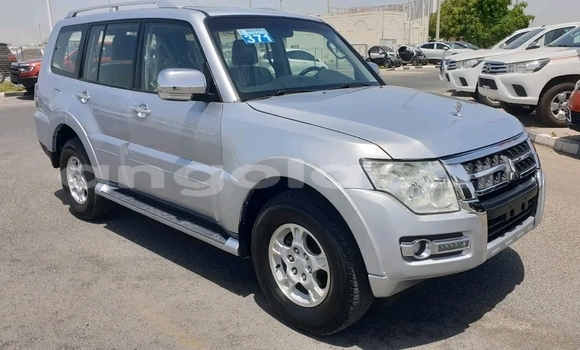 Buy Used Mitsubishi Pajero White Car in Luena in Moxico