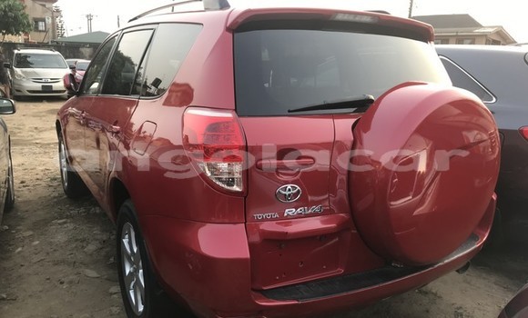 Comprar Usado Toyota RAV4 Vermelho Carro em Luena em Moxico Comprar Usado Toyota RAV4 Vermelho Carro em Luena em Moxico