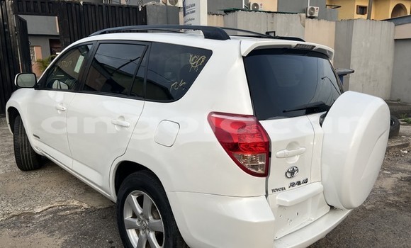 Comprar Usado Toyota RAV4 Branco Carro em Luanda em Luanda Province Comprar Usado Toyota RAV4 Branco Carro em Luanda em Luanda Province