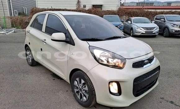Comprar Usado Hyundai i10 Branco Carro em Luanda em Luanda Province Comprar Usado Hyundai i10 Branco Carro em Luanda em Luanda Province
