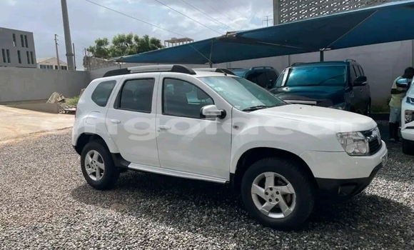 Comprar Usado Renault Duster Branco Carro em Luanda em Luanda Province