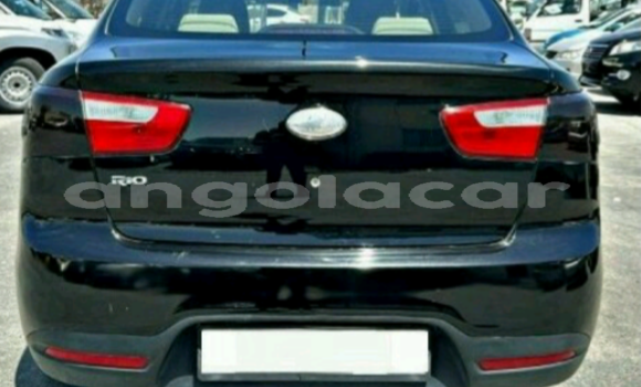 Comprar Usado Kia rio Preto Carro em Luena em Moxico
