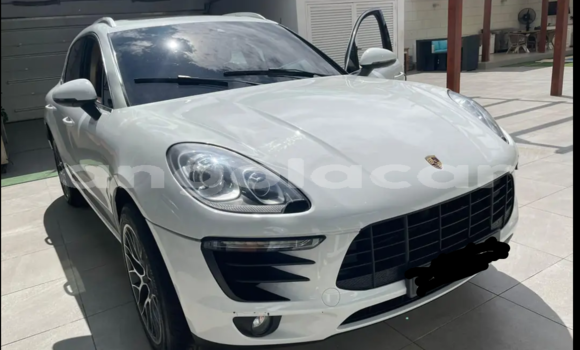 Comprar Usado Porsche Macan Branco Carro em Luena em Moxico Comprar Usado Porsche Macan Branco Carro em Luena em Moxico