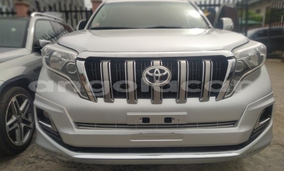 Comprar Usado Toyota Land Cruiser Prata Carro em Luanda em Luanda Province