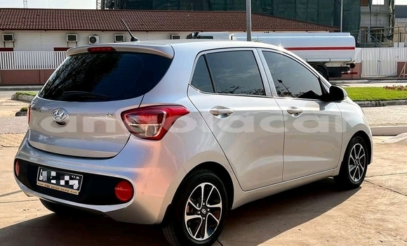 Buy Used Hyundai i10 Silver Car in Luena in Moxico