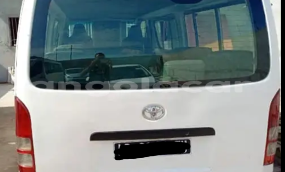 Buy Used Toyota Hiace White Car in Luena in Moxico Buy Used Toyota Hiace White Car in Luena in Moxico