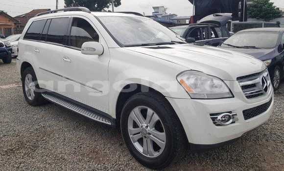 Buy Used Mercedes Viano White Car in Luanda in Luanda Province