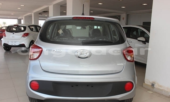 Comprar Usado Hyundai H1 Outro Carro em Lobito em Benguela Comprar Usado Hyundai H1 Outro Carro em Lobito em Benguela