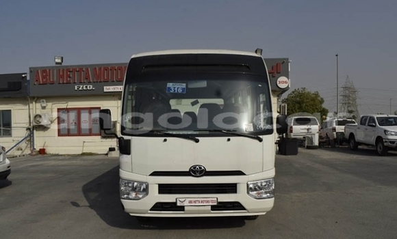 Comprar Novo Toyota Coaster Branco Carro em Lobito em Benguela Comprar Novo Toyota Coaster Branco Carro em Lobito em Benguela