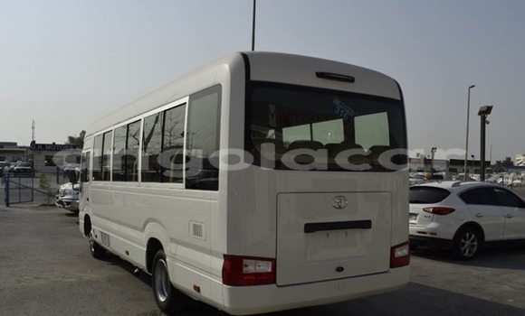 Comprar Novo Toyota Coaster Branco Carro em Lobito em Benguela Comprar Novo Toyota Coaster Branco Carro em Lobito em Benguela