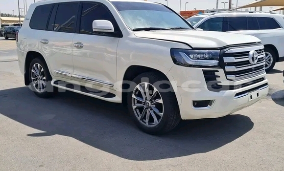 Acheter Occasion Voiture Toyota Land Cruiser Blanc à Luanda, Province de Luanda Acheter Occasion Voiture Toyota Land Cruiser Blanc à Luanda, Province de Luanda