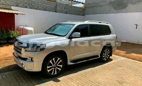 Buy Used Toyota Land Cruiser Silver Car in Luanda in Luanda Province Buy Used Toyota Land Cruiser Silver Car in Luanda in Luanda Province