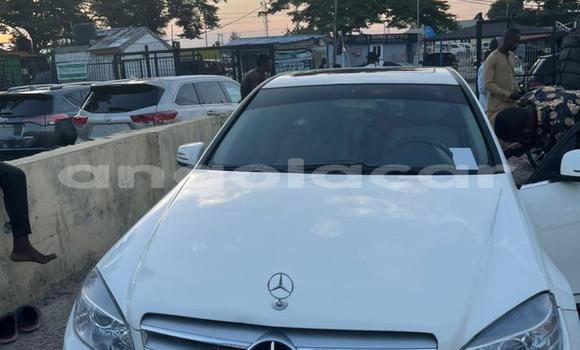 Acheter Occasion Voiture Mercedes-Benz 300CD Blanc à Luanda, Province de Luanda Acheter Occasion Voiture Mercedes-Benz 300CD Blanc à Luanda, Province de Luanda