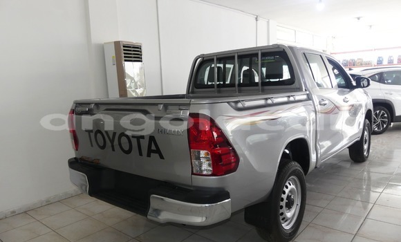 Buy Used Toyota Hilux Silver Car in Luanda in Luanda Province Buy Used Toyota Hilux Silver Car in Luanda in Luanda Province