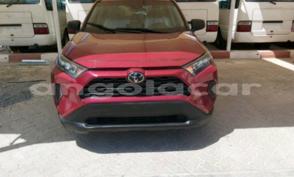 Comprar Usado Toyota RAV4 Vermelho Carro em Luena em Moxico Comprar Usado Toyota RAV4 Vermelho Carro em Luena em Moxico