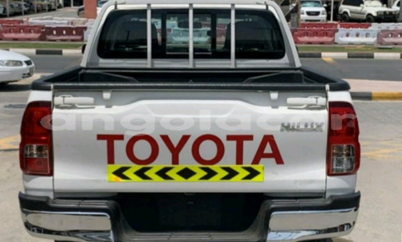 Buy Used Toyota Hilux White Car in Luena in Moxico Buy Used Toyota Hilux White Car in Luena in Moxico