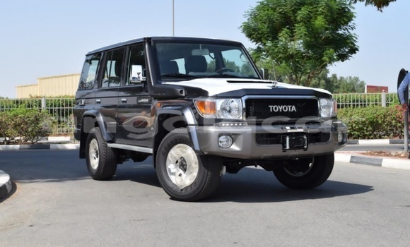 Comprar Usado Toyota Land Cruiser Outro Carro em Luena em Moxico Comprar Usado Toyota Land Cruiser Outro Carro em Luena em Moxico