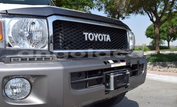 Comprar Usado Toyota Land Cruiser Outro Carro em Luena em Moxico Comprar Usado Toyota Land Cruiser Outro Carro em Luena em Moxico
