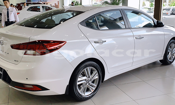 Comprar Novo Hyundai Elantra Branco Carro em Luena em Moxico Comprar Novo Hyundai Elantra Branco Carro em Luena em Moxico