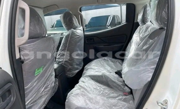 Buy Used Mitsubishi L200 Other Car in Luanda in Luanda Province Buy Used Mitsubishi L200 Other Car in Luanda in Luanda Province