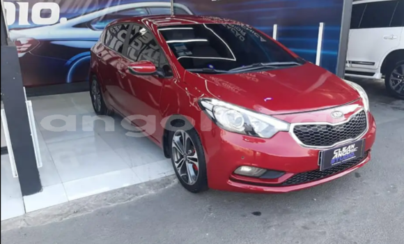 Comprar Usado Kia Cerato Vermelho Carro em Luena em Moxico