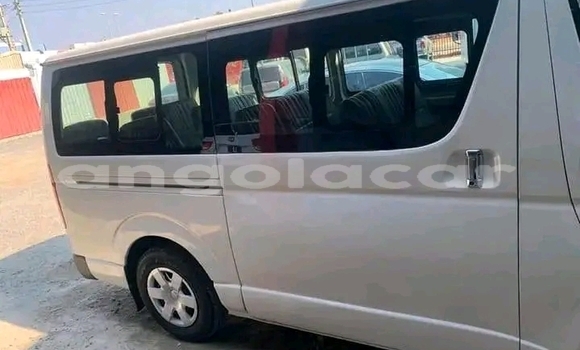 Comprar Usado Toyota Hiace Branco Carro em Benguela em Benguela Comprar Usado Toyota Hiace Branco Carro em Benguela em Benguela