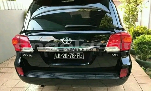 Buy Used Toyota Land Cruiser Black Car in Luanda in Luanda Province