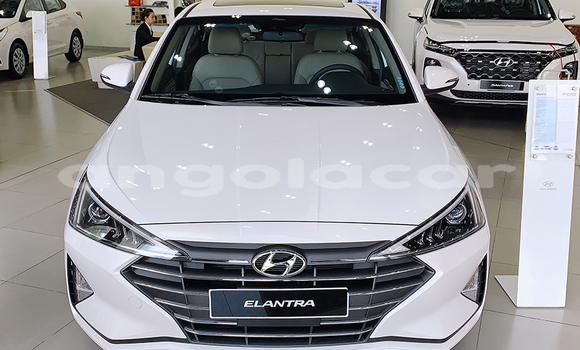 Comprar Usado Hyundai Elantra Branco Carro em Luanda em Luanda Province