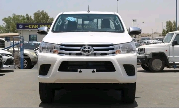 Acheter Occasion Voiture Toyota Hilux Blanc à Lobito, Benguela
