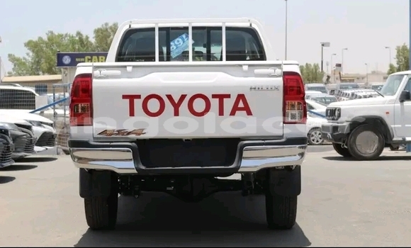Comprar Usado Toyota Hilux Branco Carro em Lobito em Benguela Comprar Usado Toyota Hilux Branco Carro em Lobito em Benguela