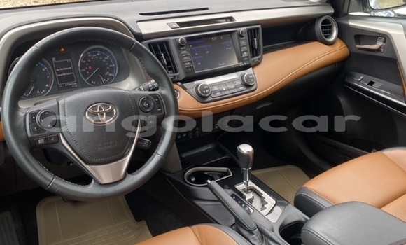 Comprar Usado Toyota RAV4 Branco Carro em Luanda em Luanda Province Comprar Usado Toyota RAV4 Branco Carro em Luanda em Luanda Province