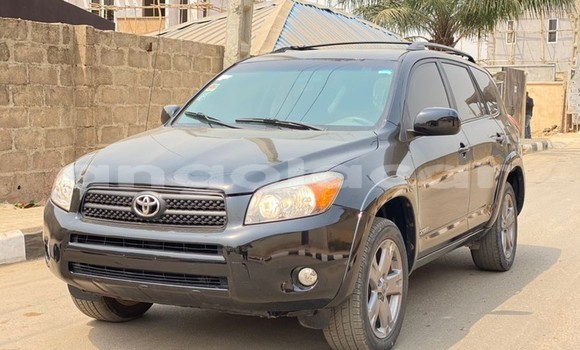 Comprar Usado Toyota RAV4 Prata Carro em Luanda em Luanda Province