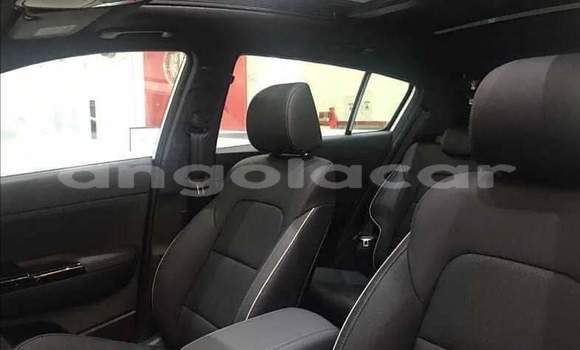 Buy Used Kia Sportage White Car in Luanda in Luanda Province Buy Used Kia Sportage White Car in Luanda in Luanda Province