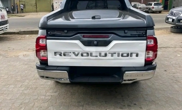 Buy Used Toyota Hiluxe VIGO Black Car in Luena in Moxico Buy Used Toyota Hiluxe VIGO Black Car in Luena in Moxico