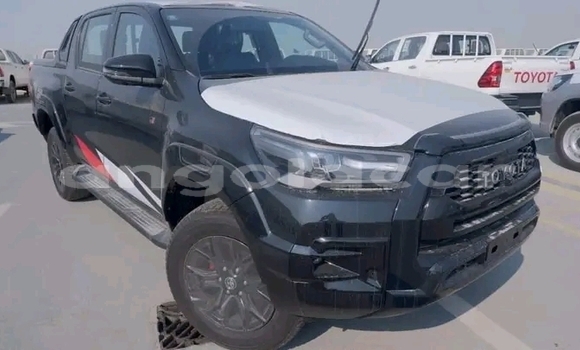 Buy Used Toyota Hilux Black Car in Luena in Moxico
