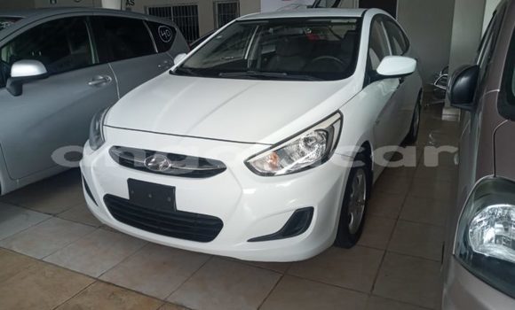 Comprar Usado Hyundai Accent Branco Carro em Luena em Moxico Comprar Usado Hyundai Accent Branco Carro em Luena em Moxico