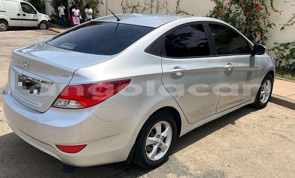 Acheter Occasion Voiture Hyundai Accent Blanc à Luena, Moxico Acheter Occasion Voiture Hyundai Accent Blanc à Luena, Moxico