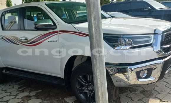 Comprar Usado Toyota Hilux Branco Carro em Luena em Moxico