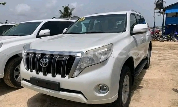 Buy Used Toyota Prado White Car in Luena in Moxico