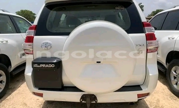 Comprar Usado Toyota Prado Branco Carro em Luena em Moxico Comprar Usado Toyota Prado Branco Carro em Luena em Moxico